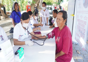 KEGIATAN BAKSOS DI LAPANGAN RENON